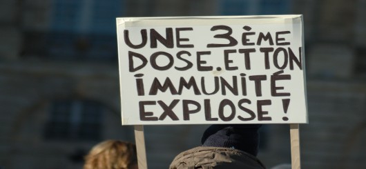 Manifestant contre la vaccination anti-covid Bordeaux France