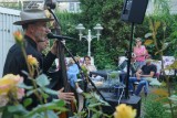 Es swingt in jedem Garten,auf jeder 